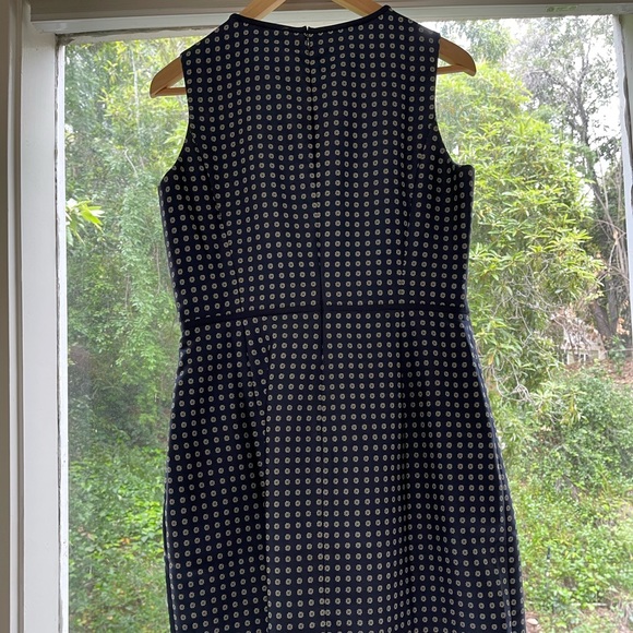 NWOT JCrew navy sheath dress with small print flowers. Size 6. Work/casual. - Picture 6 of 9